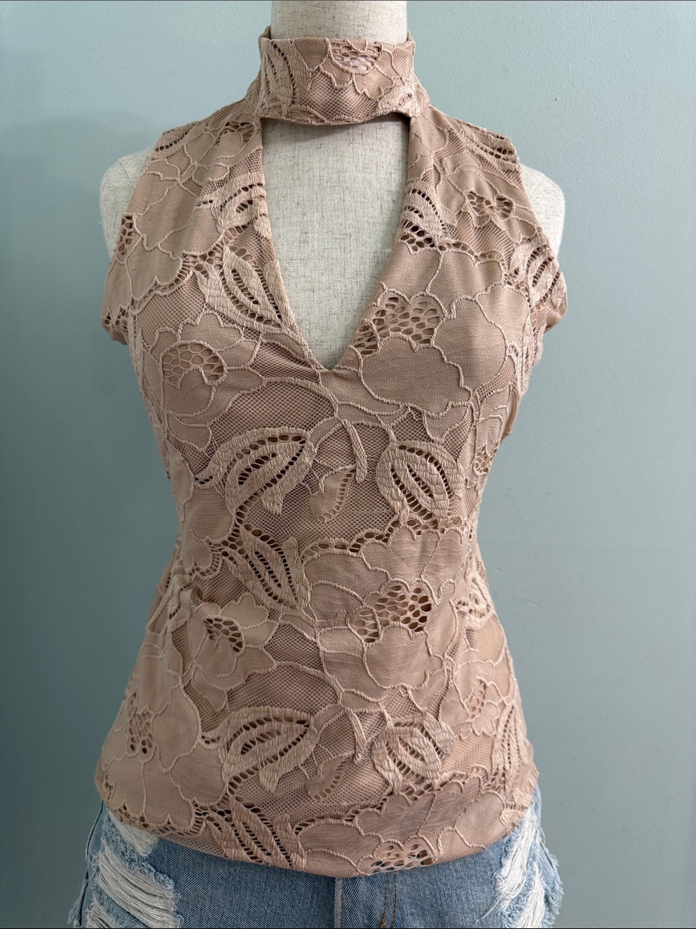 GUESS Beige Pink Lace Top Choker Neck S